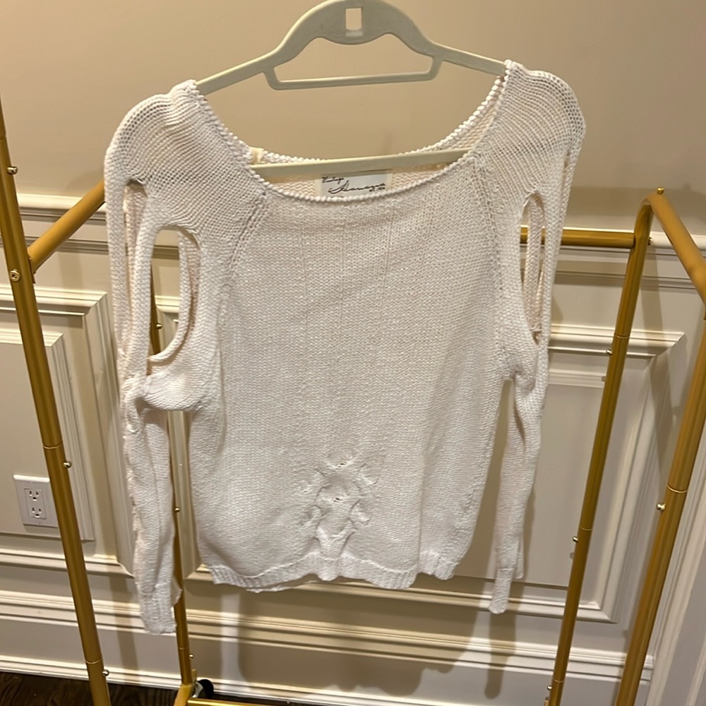 Creme Sweater Open Sleeve Detail